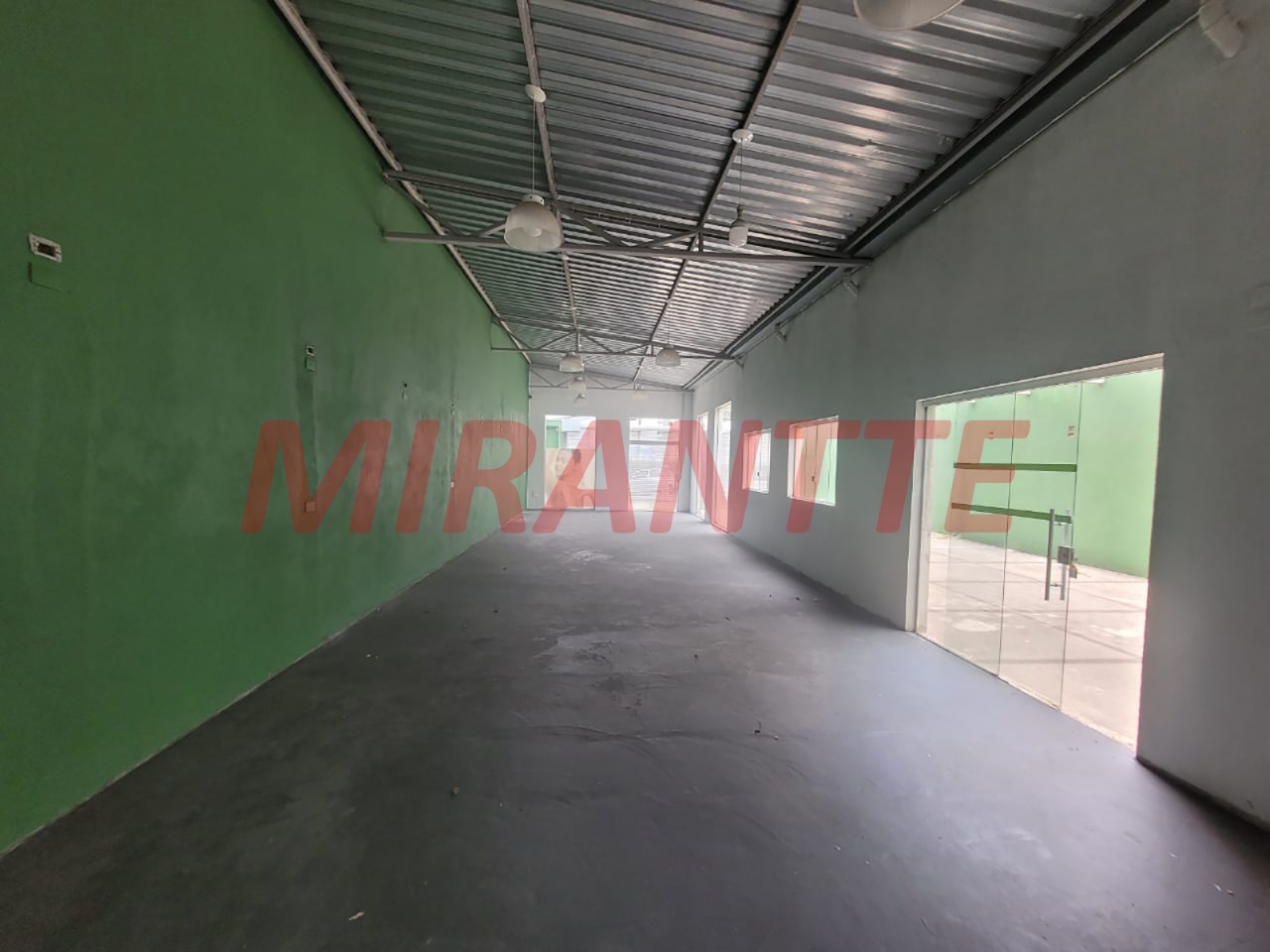 Comercial de 150m² em Bairro do Limão