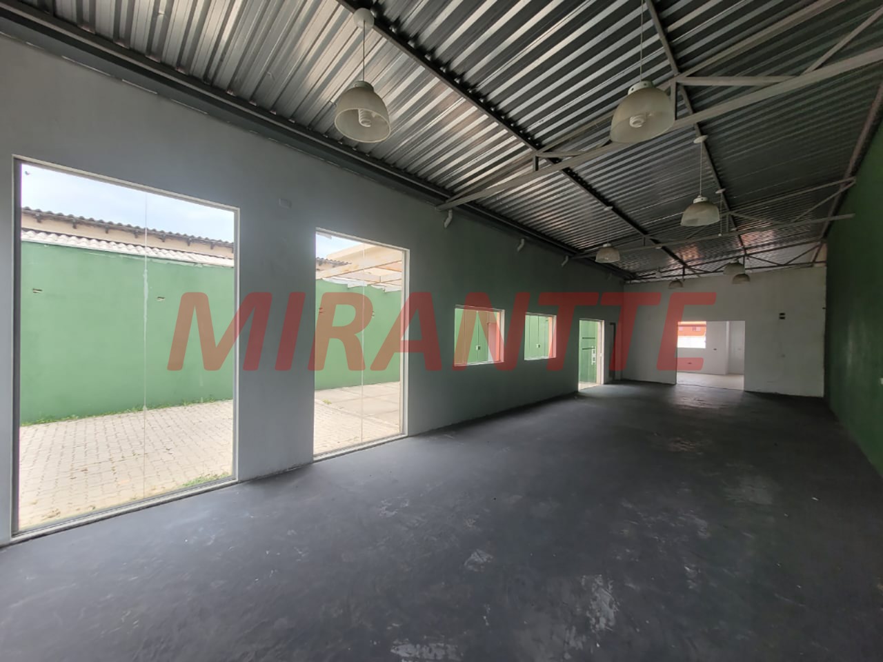 Comercial de 150m² em Bairro do Limão