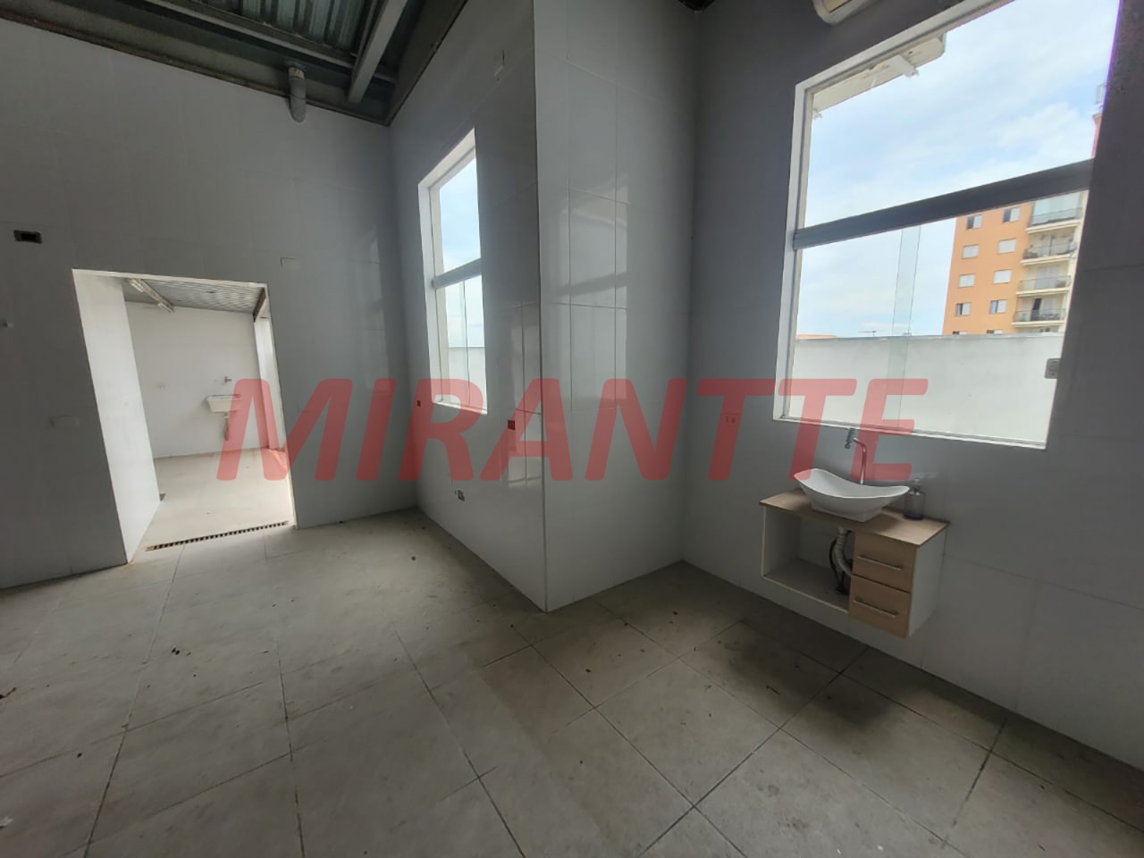 Comercial de 150m² em Bairro do Limão