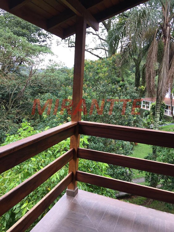 Casa terrea de 206m² com 4 quartos em Serra Da Cantareira