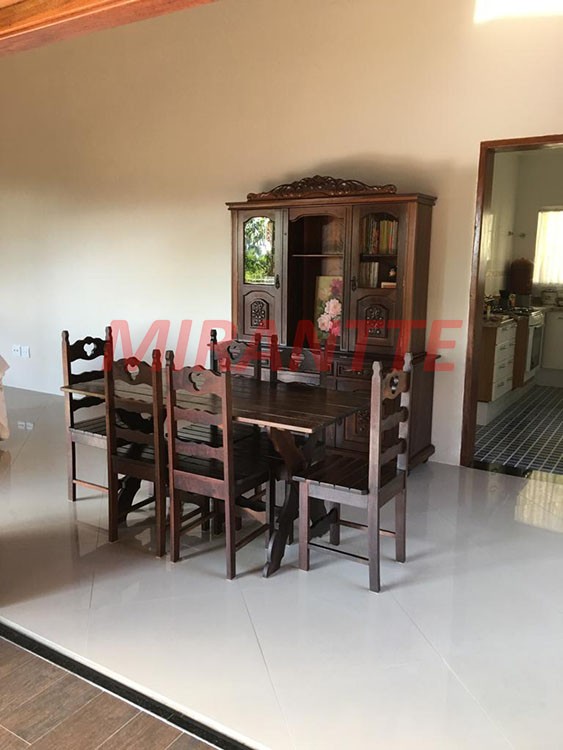 Casa terrea de 206m² com 4 quartos em Serra Da Cantareira