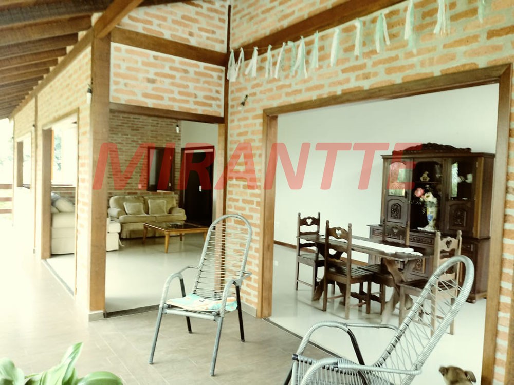 Casa terrea de 206m² com 4 quartos em Serra Da Cantareira