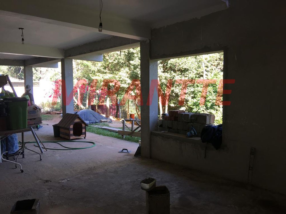 Casa terrea de 206m² com 4 quartos em Serra Da Cantareira