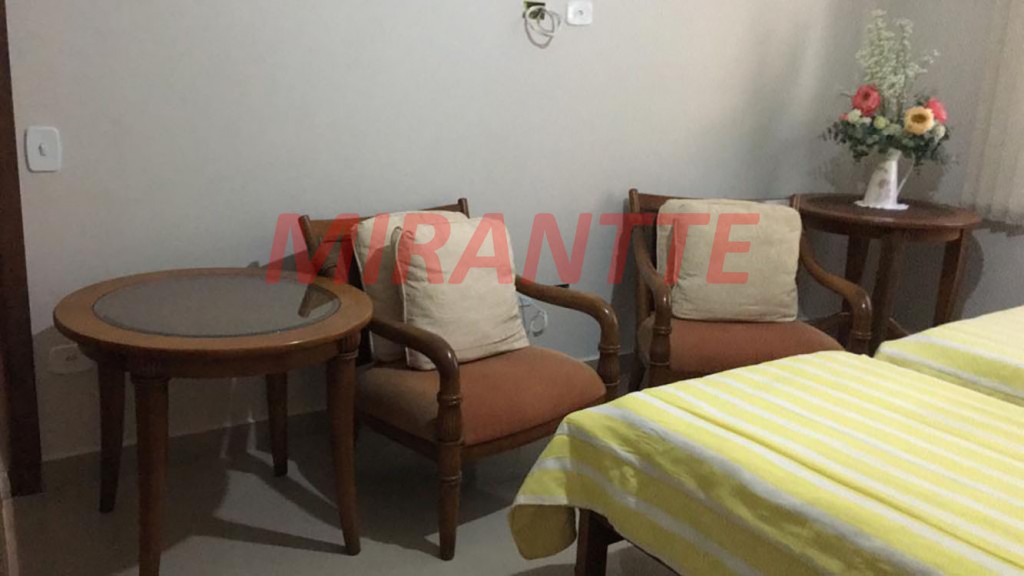 Casa terrea de 206m² com 4 quartos em Serra Da Cantareira