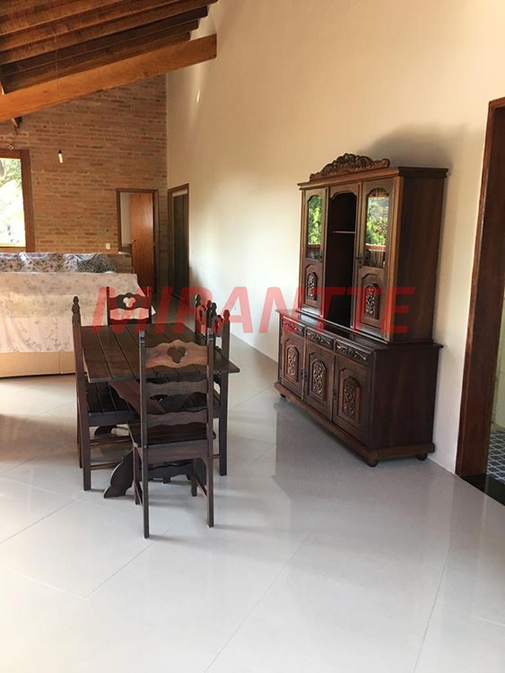 Casa terrea de 206m² com 4 quartos em Serra Da Cantareira