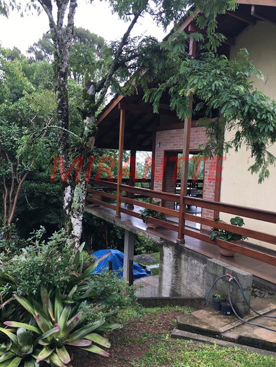 Casa terrea de 206m² com 4 quartos em Serra Da Cantareira