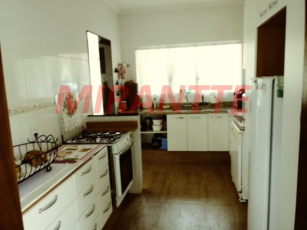 Casa terrea de 206m² com 4 quartos em Serra Da Cantareira