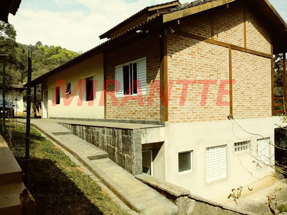 Casa terrea de 206m² com 4 quartos em Serra Da Cantareira