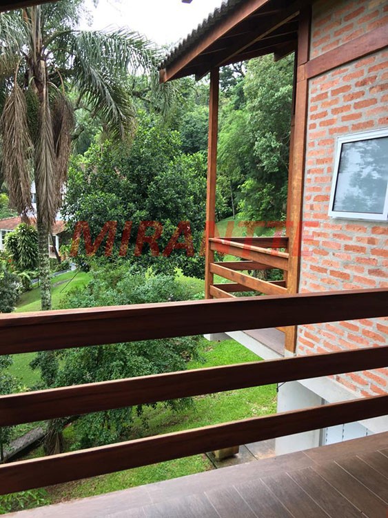 Casa terrea de 206m² com 4 quartos em Serra Da Cantareira
