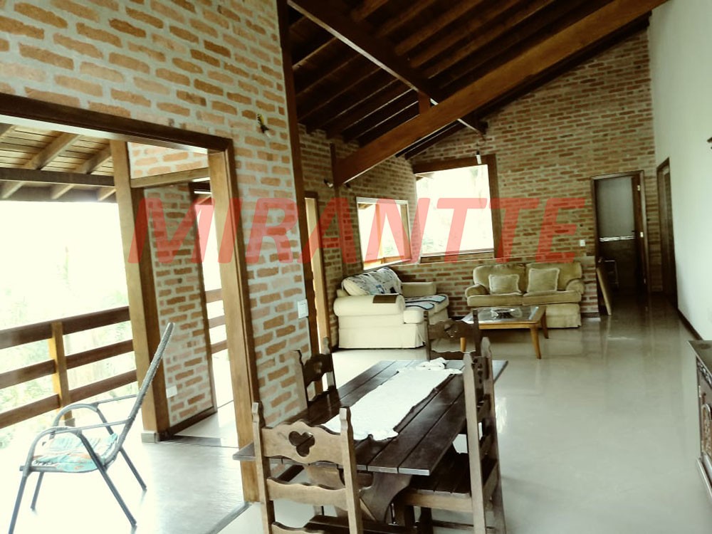 Casa terrea de 206m² com 4 quartos em Serra Da Cantareira