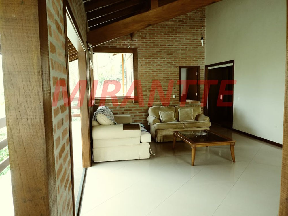Casa terrea de 206m² com 4 quartos em Serra Da Cantareira