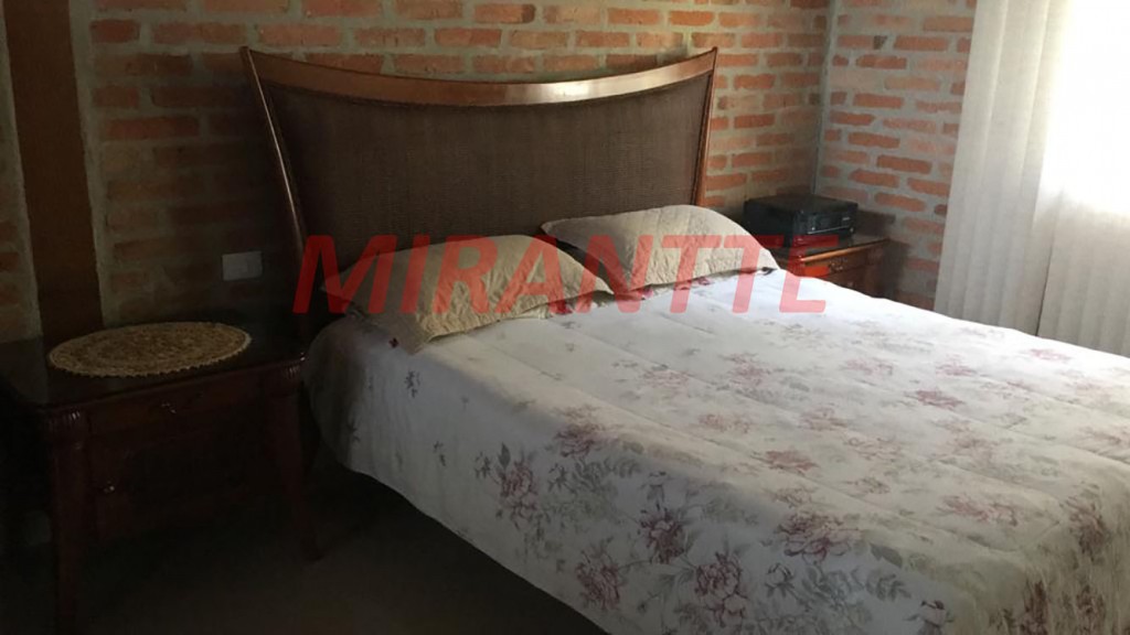 Casa terrea de 206m² com 4 quartos em Serra Da Cantareira