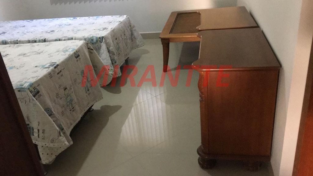 Casa terrea de 206m² com 4 quartos em Serra Da Cantareira