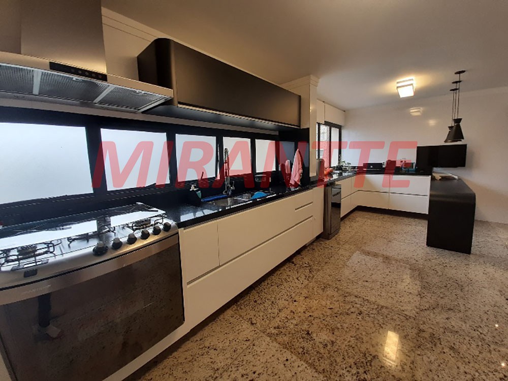 Apartamento de 220m² com 3 quartos em Santana