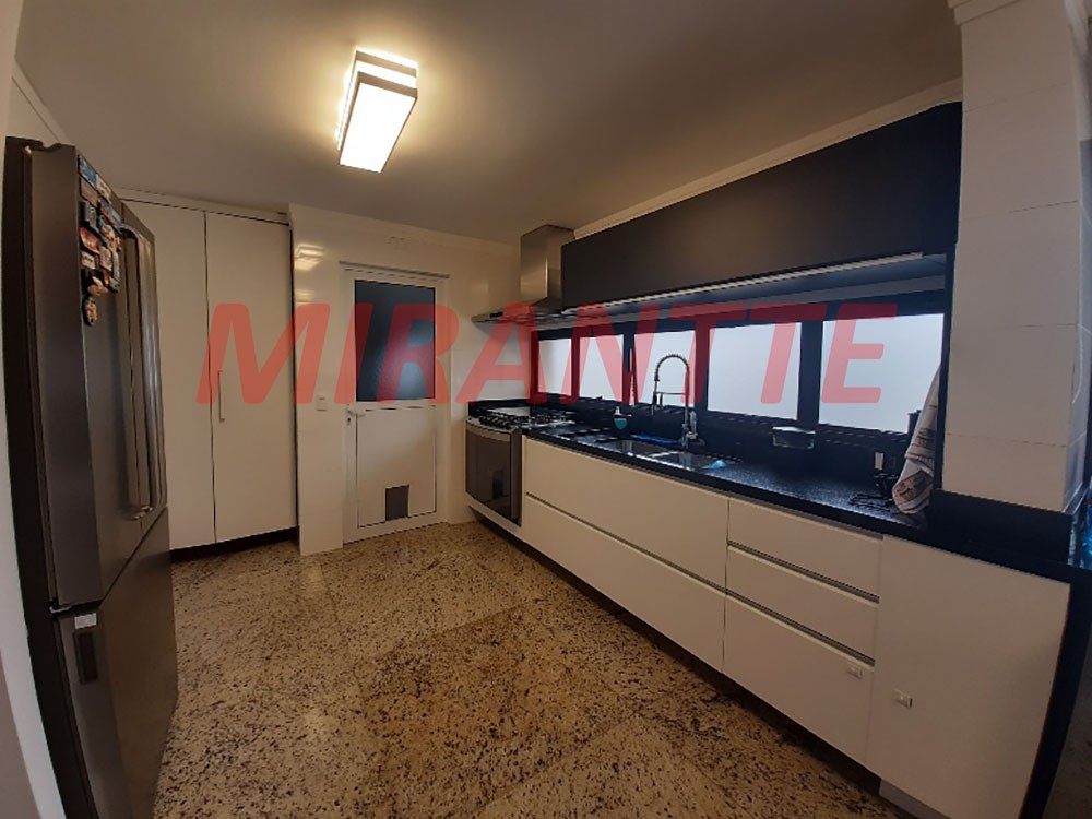 Apartamento de 220m² com 3 quartos em Santana