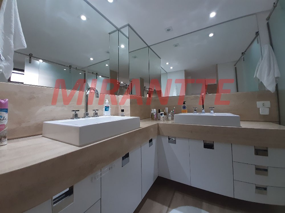 Apartamento de 220m² com 3 quartos em Santana