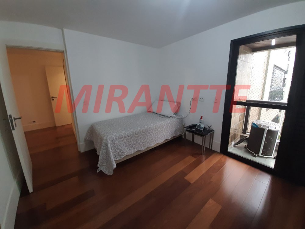 Apartamento de 220m² com 3 quartos em Santana