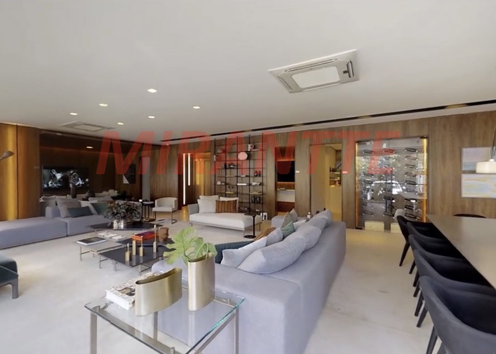 Apartamento de 280m² com 4 quartos em Moema