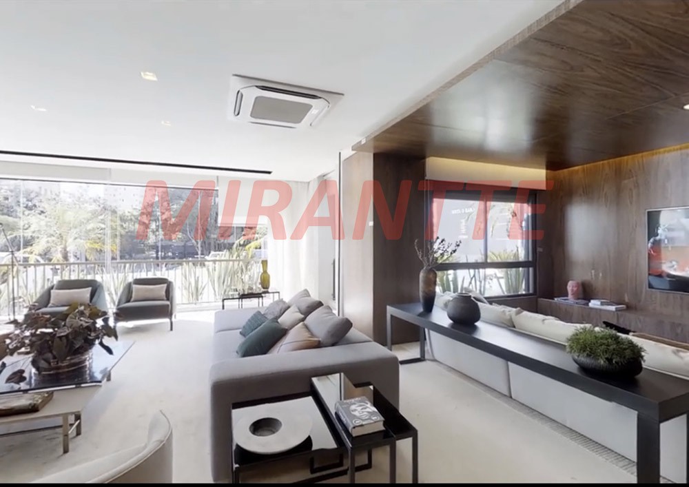 Apartamento de 280m² com 4 quartos em Moema