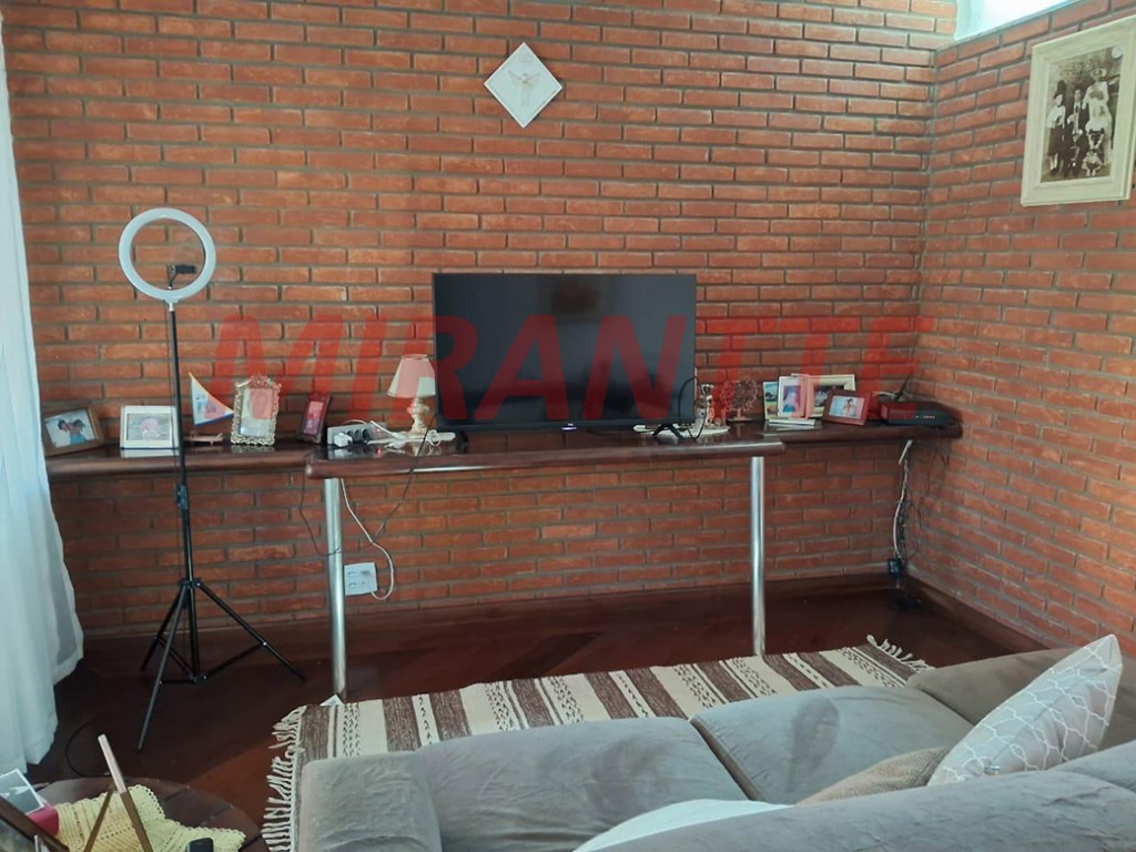 Sobrado de 180m² com 3 quartos em Vila Irmaos Arnoni