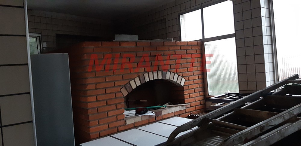 Comercial de 300m² em Casa Verde
