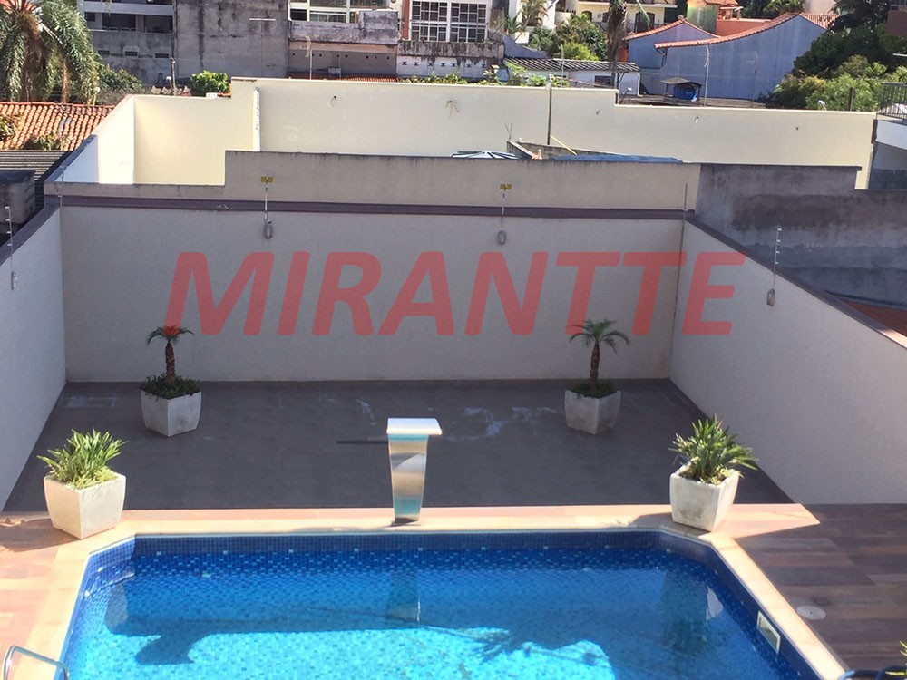 Sobrado de 433m² com 4 quartos em Vila Galvão