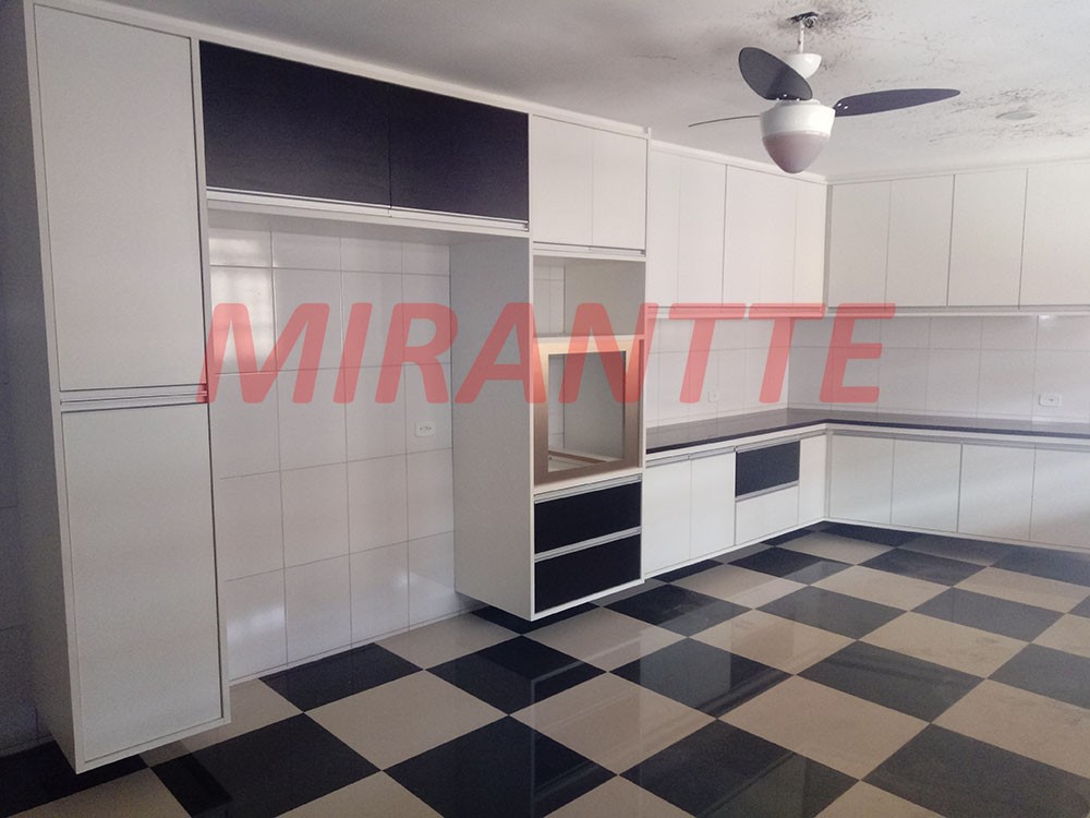 Sobrado de 450m² com 4 quartos em Vila Rosália