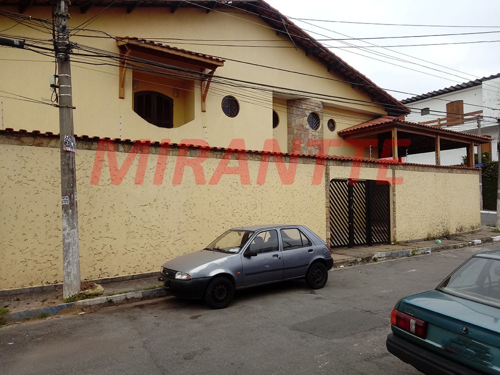 Sobrado de 450m² com 4 quartos em Vila Rosália