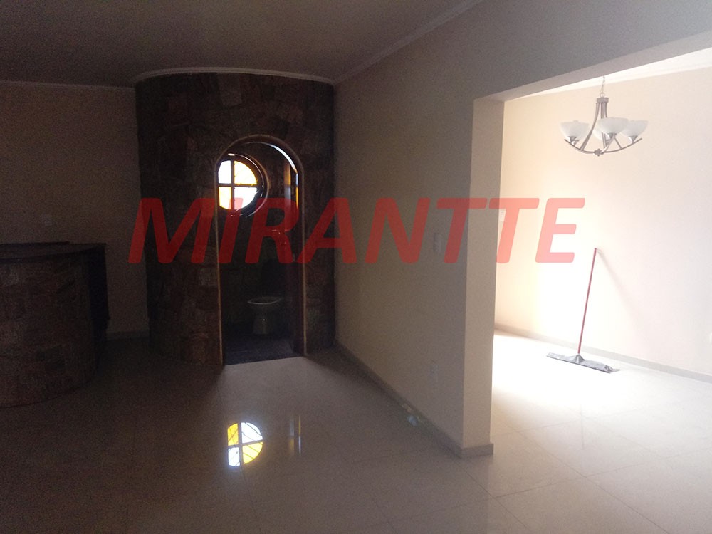 Sobrado de 450m² com 4 quartos em Vila Rosália