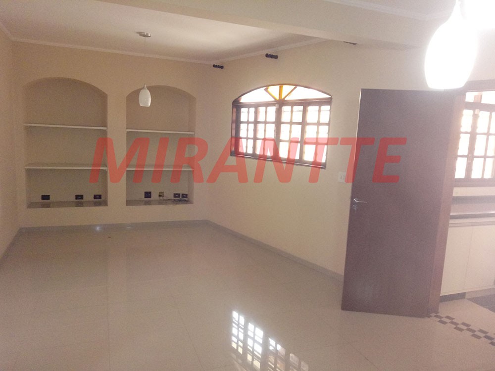 Sobrado de 450m² com 4 quartos em Vila Rosália