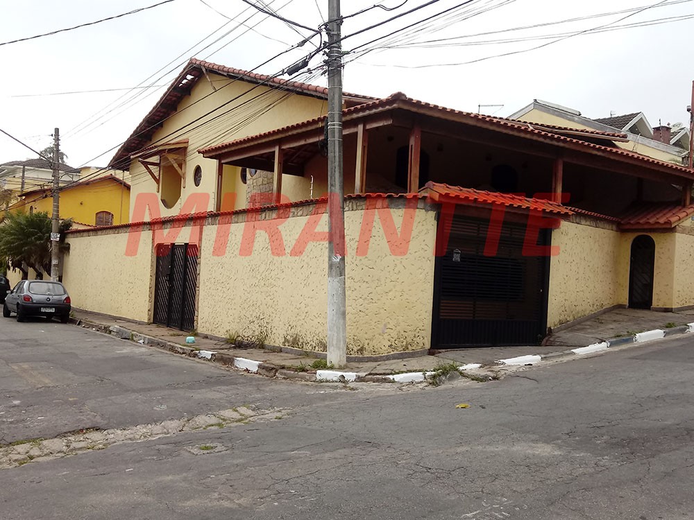 Sobrado de 450m² com 4 quartos em Vila Rosália