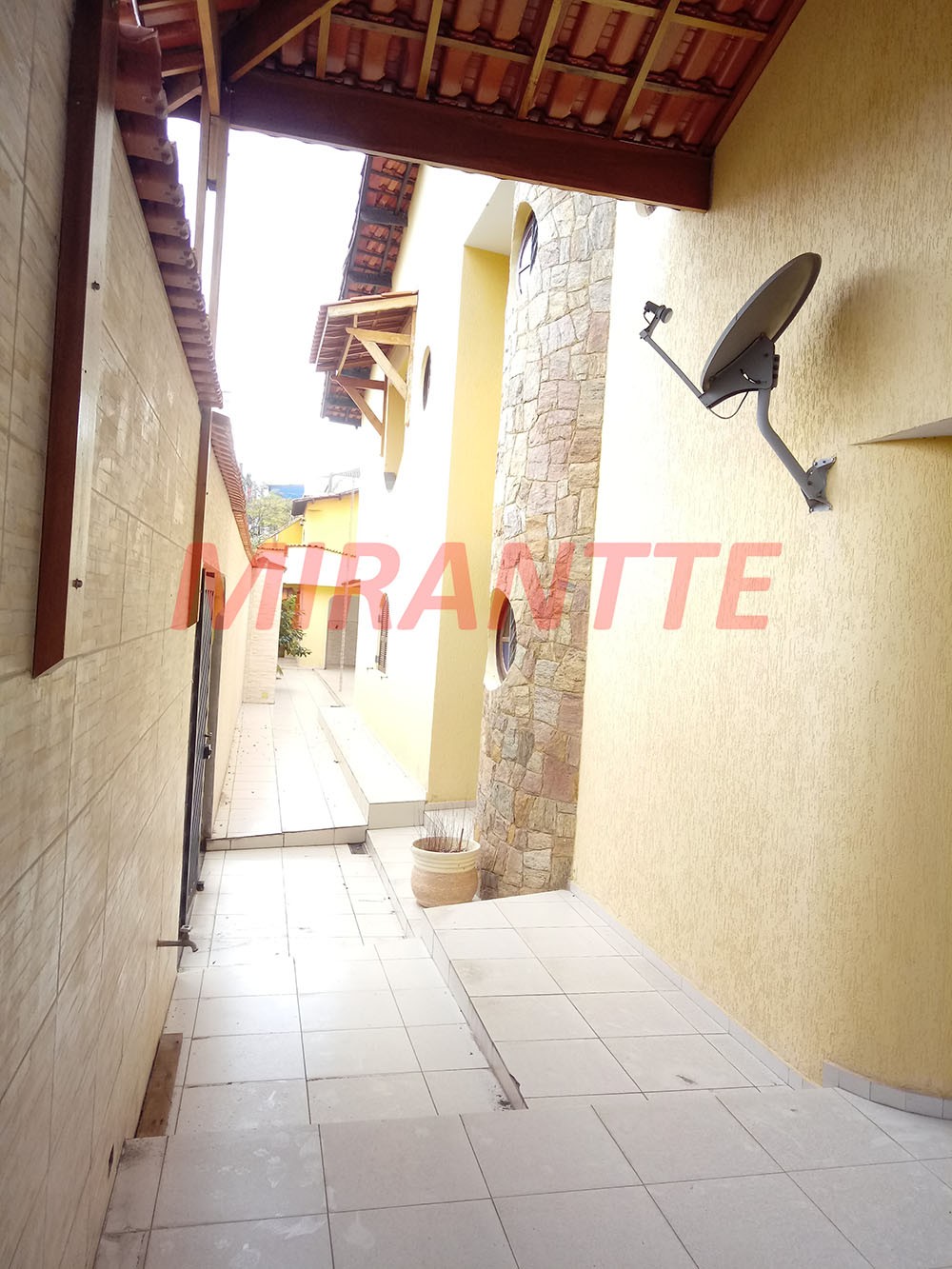 Sobrado de 450m² com 4 quartos em Vila Rosália
