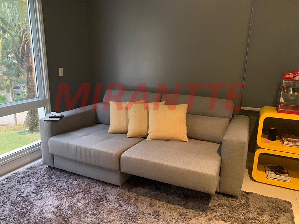 Sobrado de 380m² com 4 quartos em Alphaville