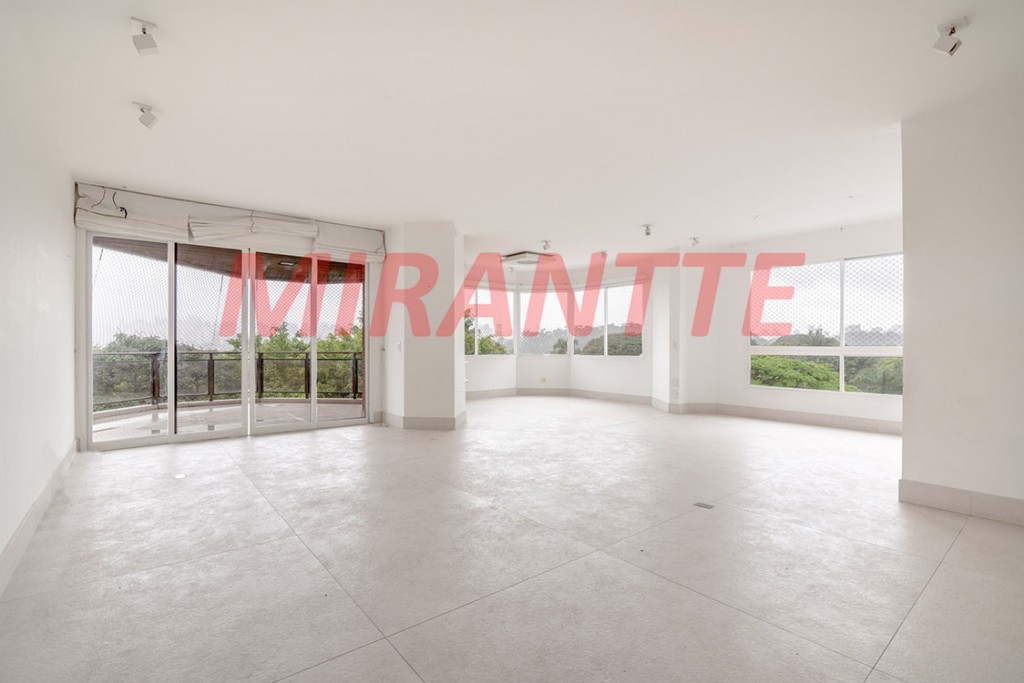 Apartamento de 260m² com 4 quartos em Vila Nova Conceição