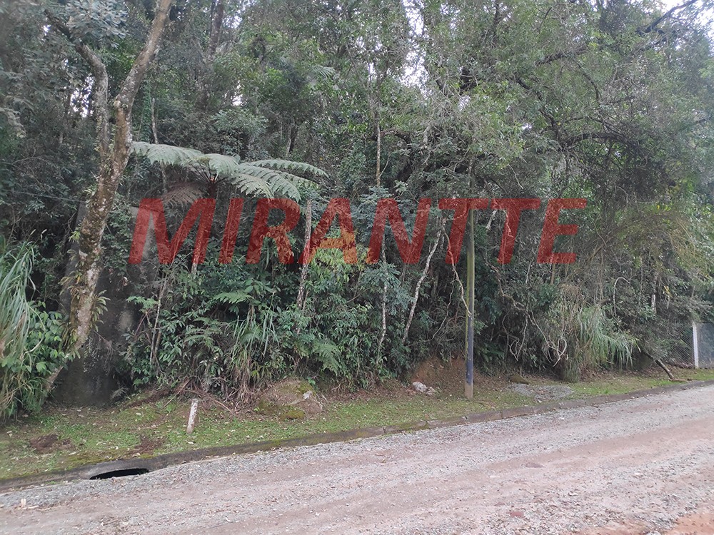 Terreno de 1062m² em Serra da Cantareira