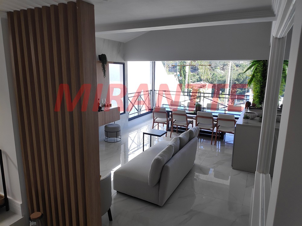Sobrado de 430m² com 3 quartos em Jardim Itatinga