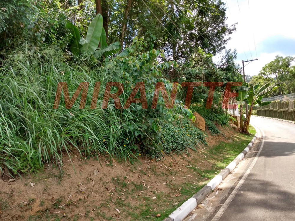 Terreno de 1185m² em Serra Da Cantareira