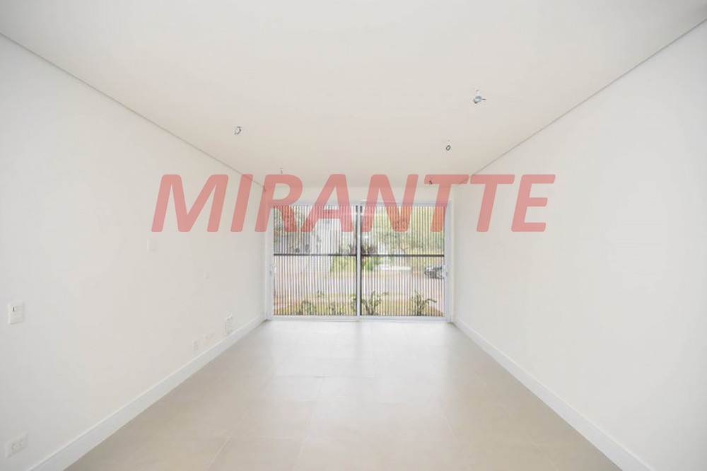 Sobrado de 406m² com 4 quartos em Alphaville