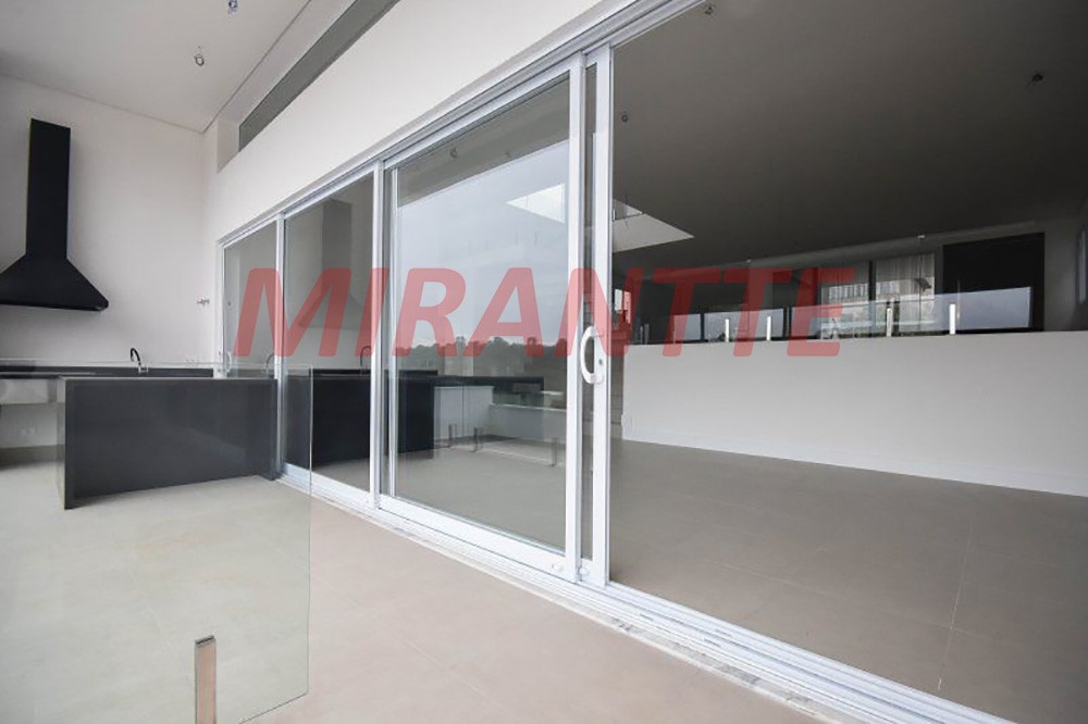 Sobrado de 406m² com 4 quartos em Alphaville