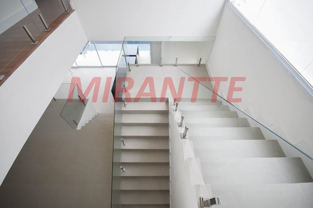 Sobrado de 406m² com 4 quartos em Alphaville