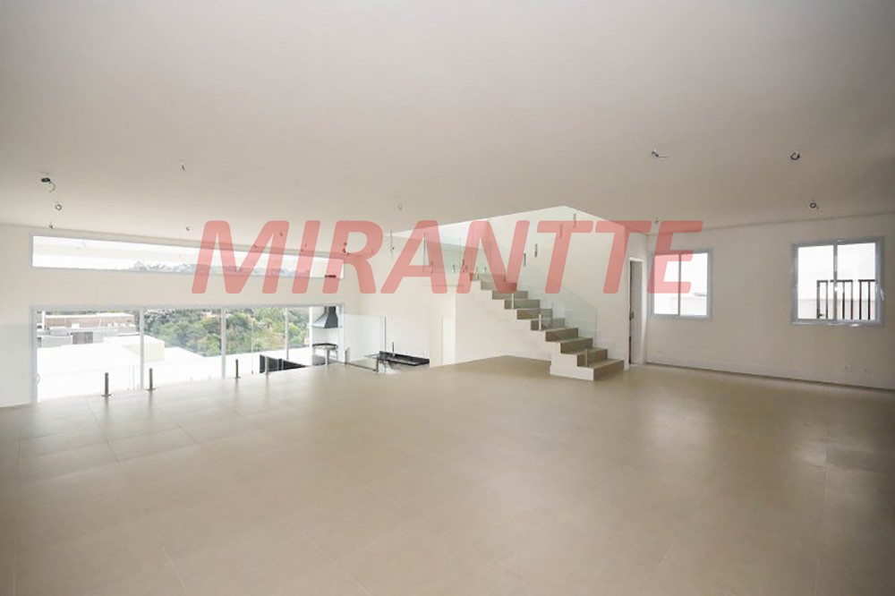 Sobrado de 406m² com 4 quartos em Alphaville