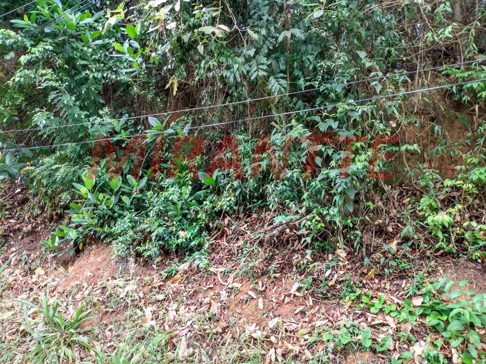 Terreno de 697m² em Serra Da Cantareira