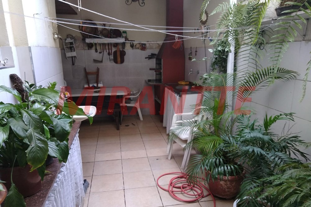 Sobrado de 125m² com 2 quartos em Água Fria