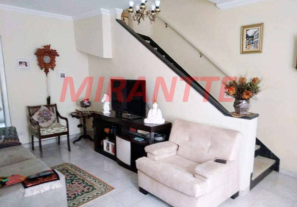 Sobrado de 125m² com 2 quartos em Água Fria
