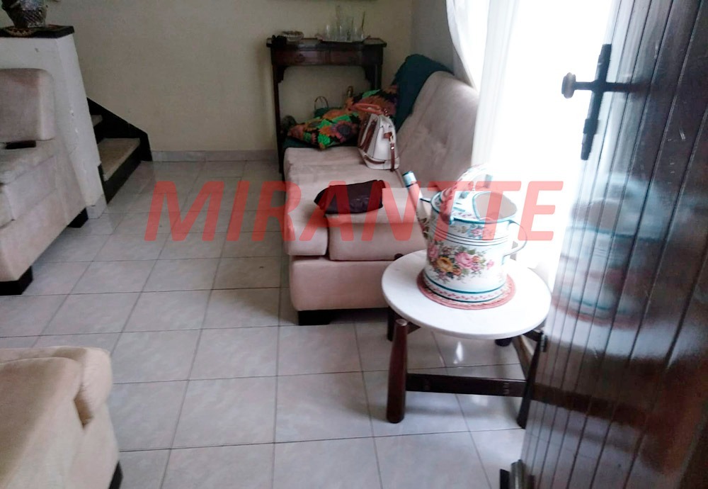 Sobrado de 125m² com 2 quartos em Água Fria