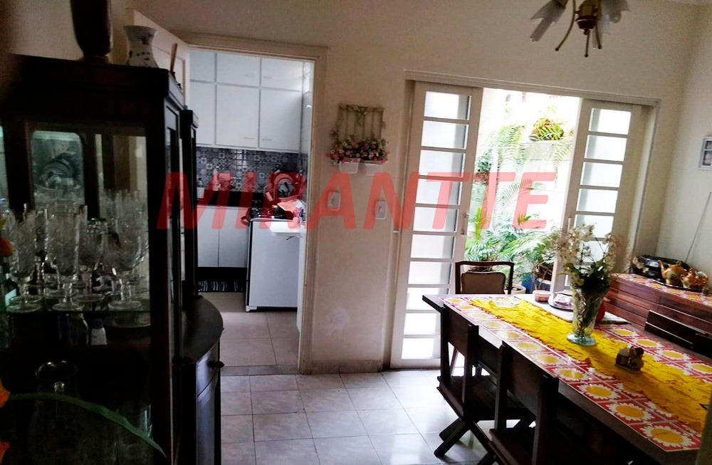 Sobrado de 125m² com 2 quartos em Água Fria