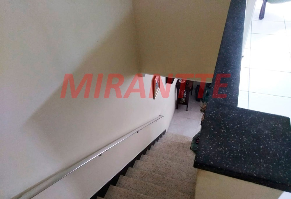 Sobrado de 125m² com 2 quartos em Água Fria