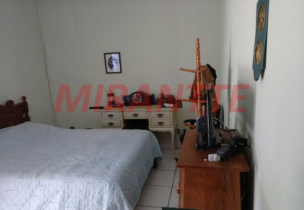 Sobrado de 125m² com 2 quartos em Água Fria