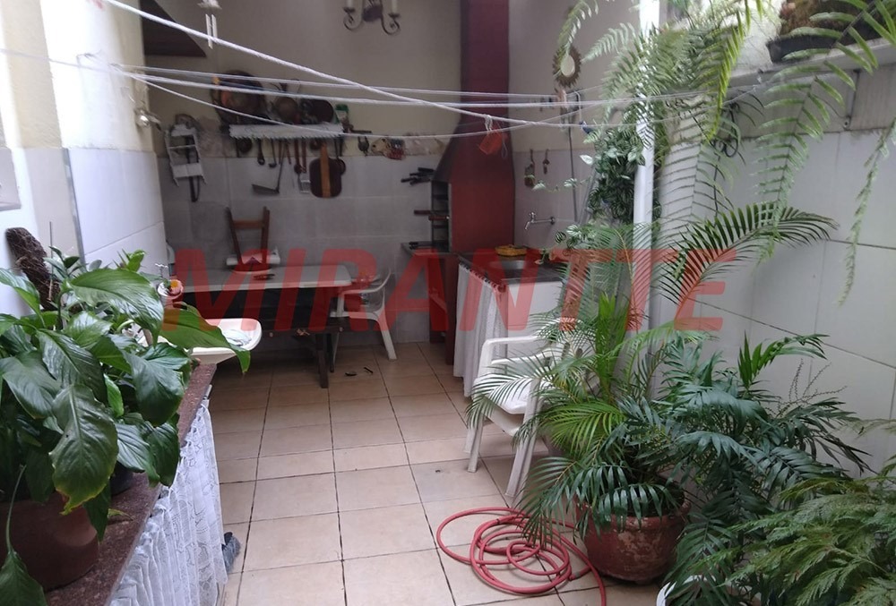 Sobrado de 125m² com 2 quartos em Água Fria