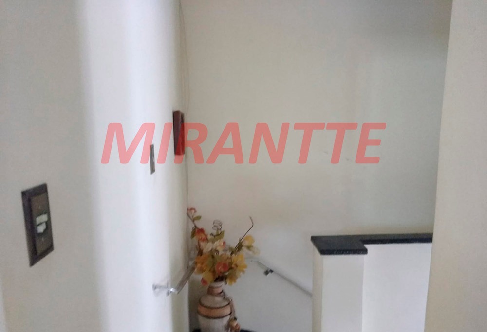 Sobrado de 125m² com 2 quartos em Água Fria